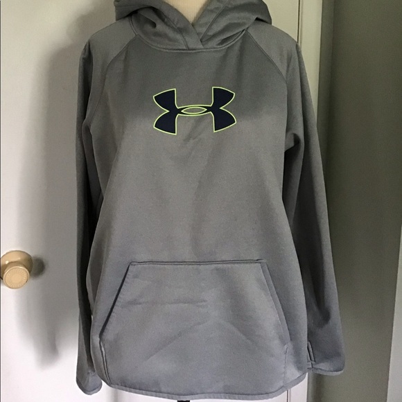 Under Armour Tops - ⛄️ 💖Host Pick💖 Under Armour Hooded sweatshirt